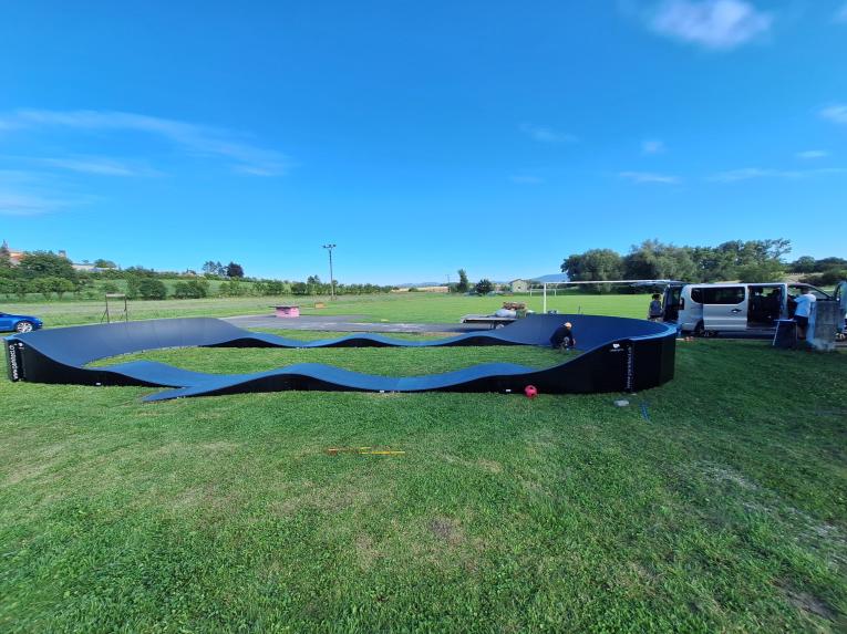 Pump track